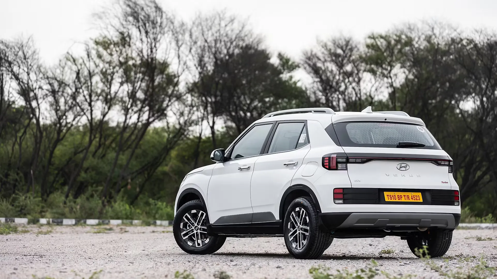 venuevenueleftrearthreequarter (1)